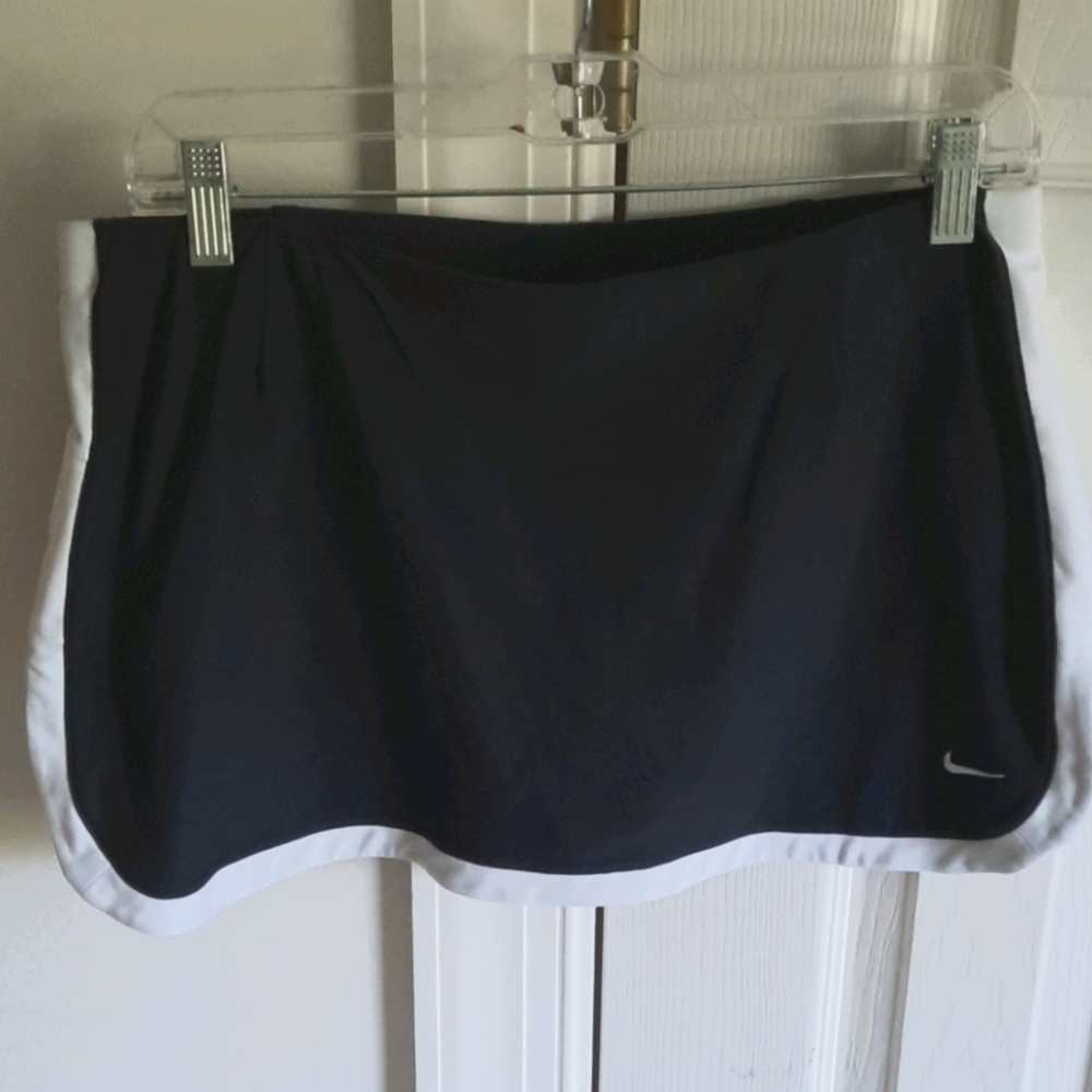 Vintage Nike black tennis skort medium